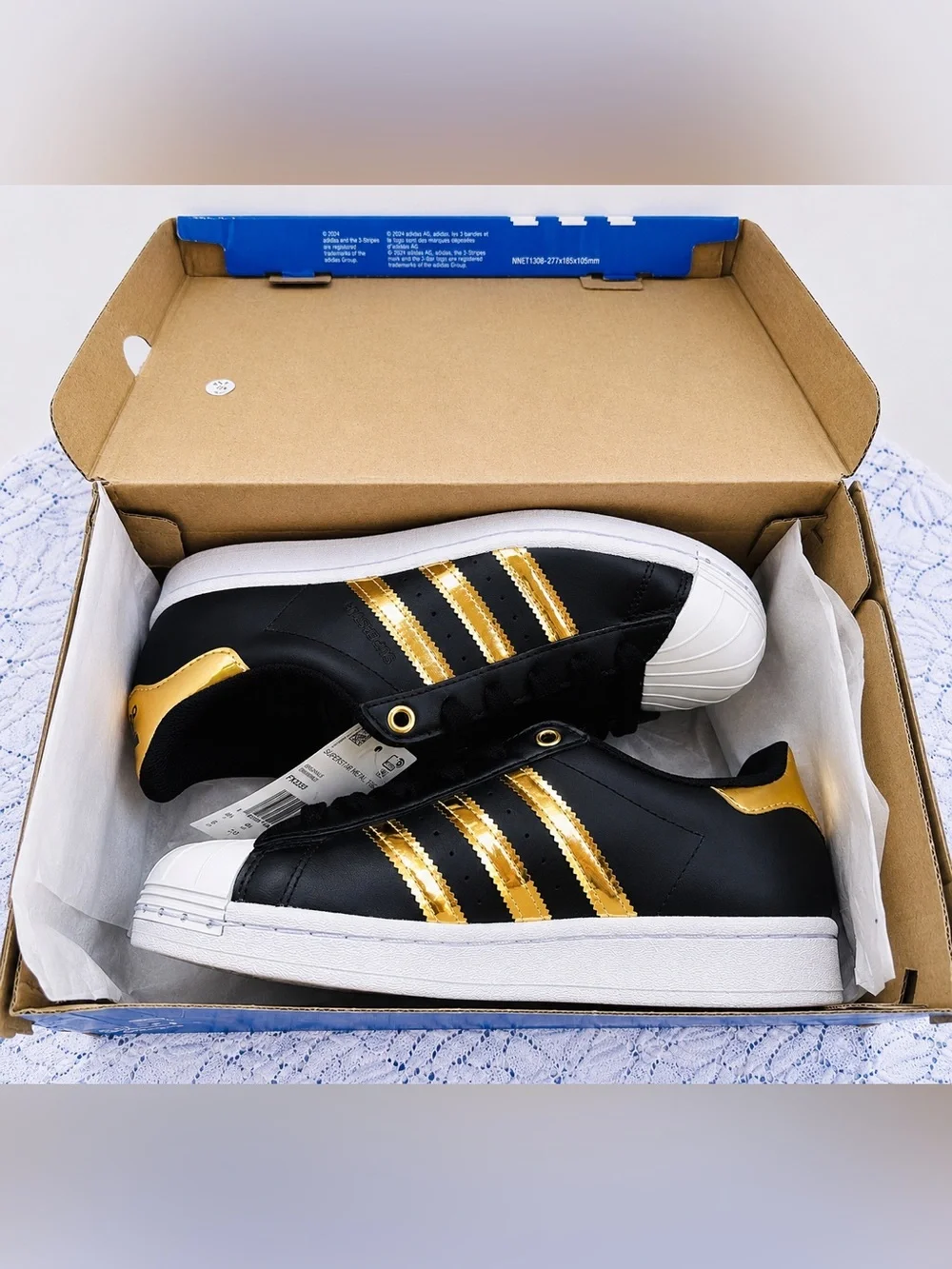 Adidas Superstar Metal Toe Sneakers Black Gold Size 6 NWT Rare